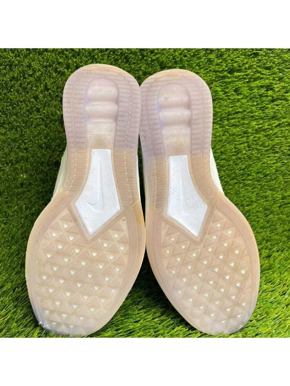Nike Air Alluxe Womens Size 10 Beige White Athletic Training Shoes Sneakers